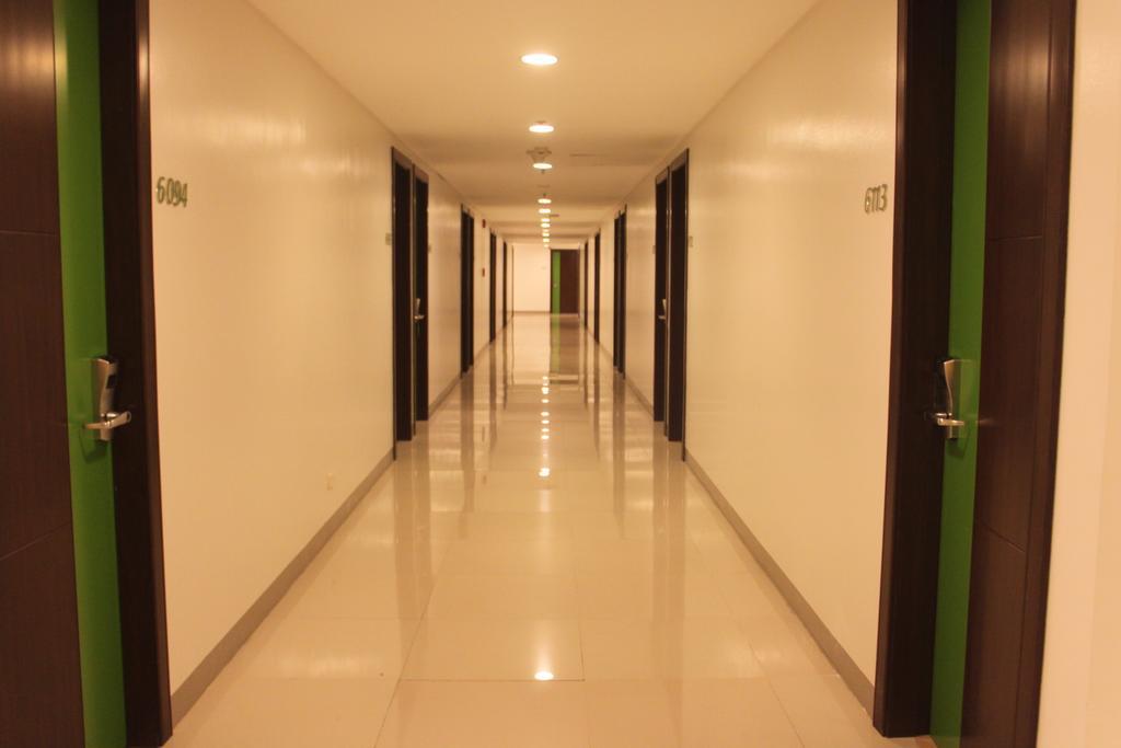 Go Hotels Plus Mandaluyong Exterior foto