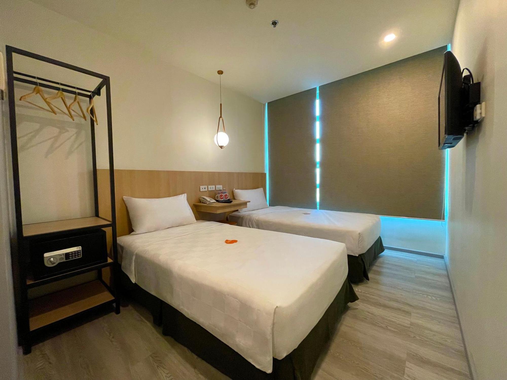 Go Hotels Plus Mandaluyong Exterior foto