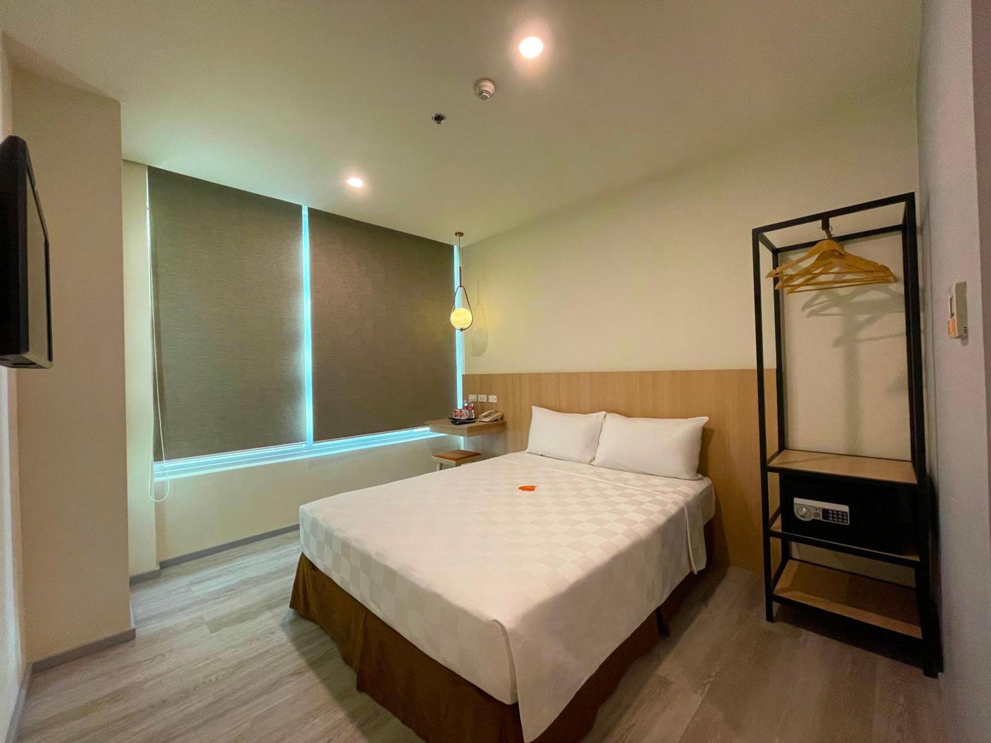 Go Hotels Plus Mandaluyong Exterior foto