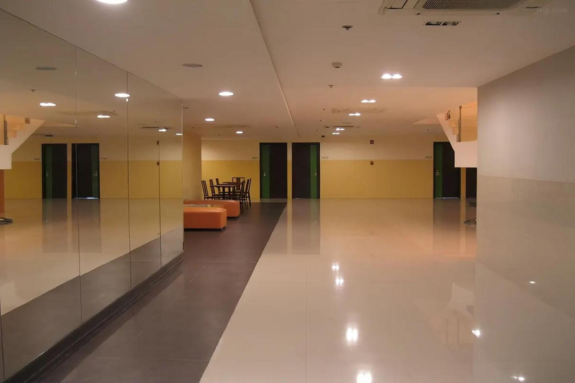 Go Hotels Plus Mandaluyong Exterior foto